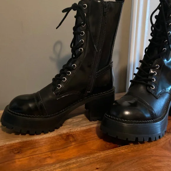 Jeffrey Campbell Locust Boot - Picture 3 of 8